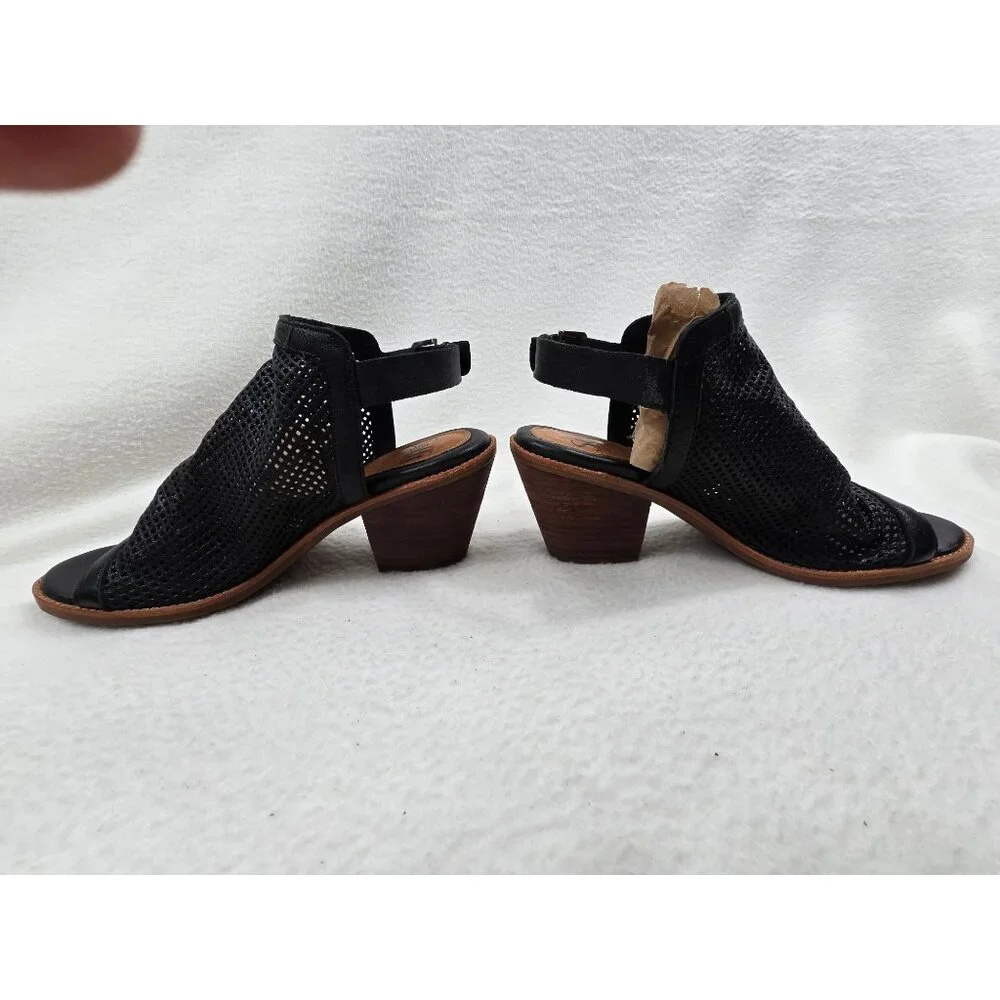 Sofft Milly Size 9M Black Leather Open Toe Perforated Block Heel Sandals Womens - Picture 2 of 7